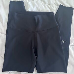 Solid black Alo Leggings- great condition!